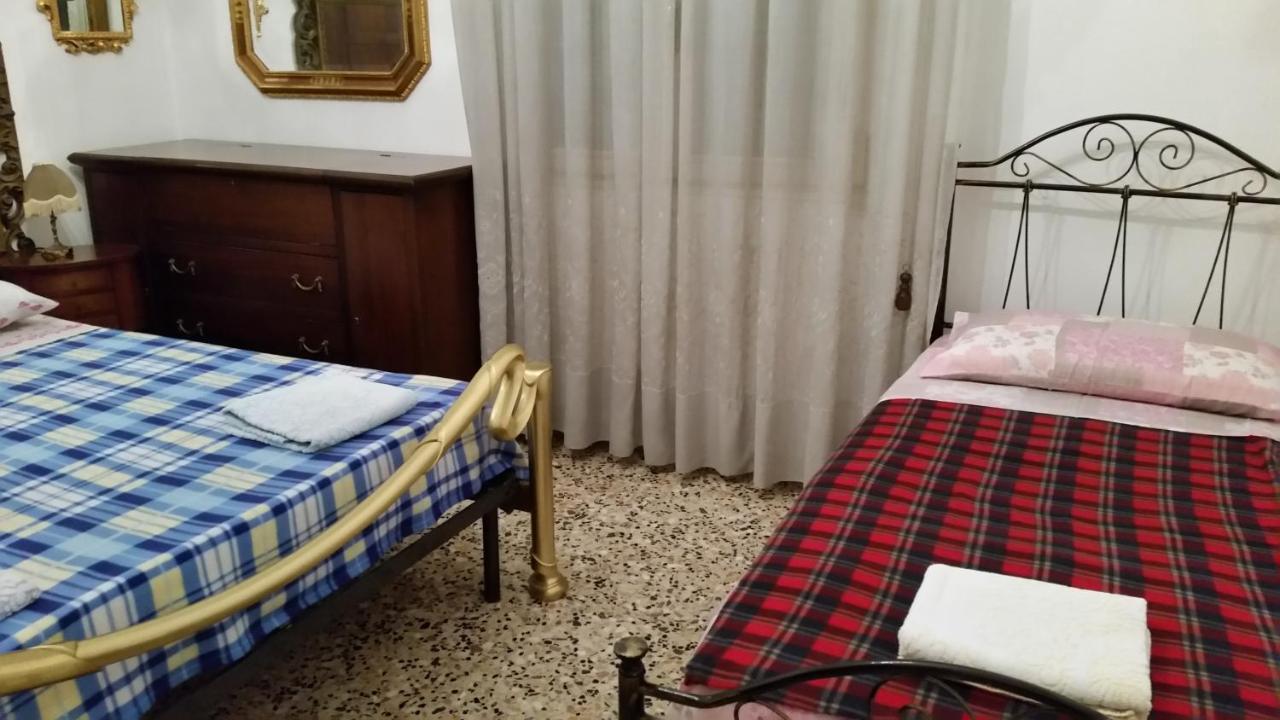 Casa Gramsci Bed and Breakfast Modena Exteriör bild