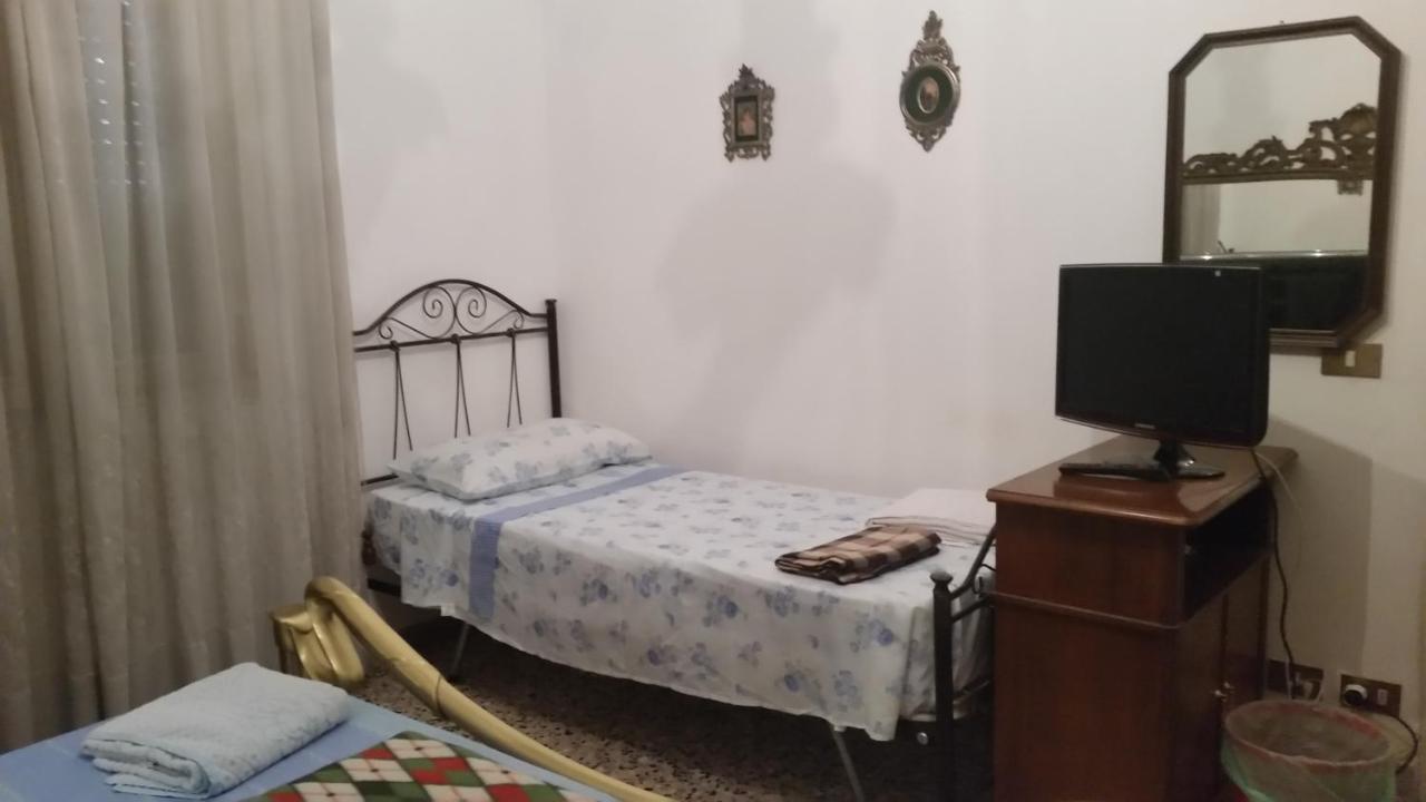 Casa Gramsci Bed and Breakfast Modena Exteriör bild