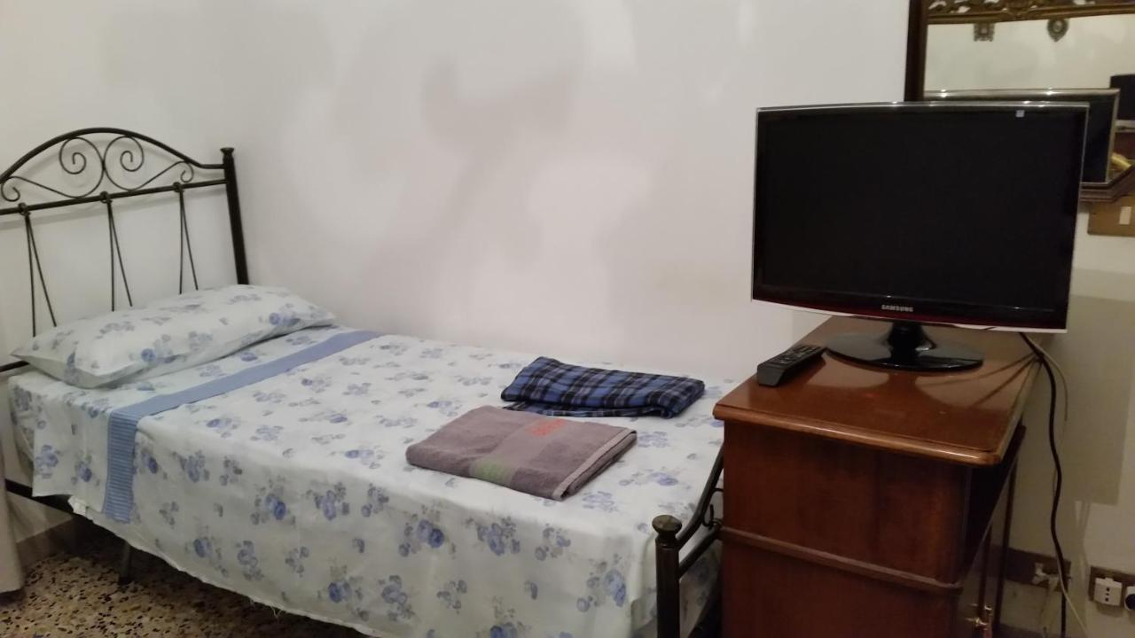 Casa Gramsci Bed and Breakfast Modena Exteriör bild